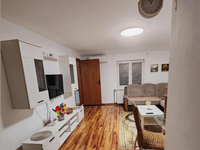 Stan Na Dan Balans Apartment Ledine Екстериор снимка
